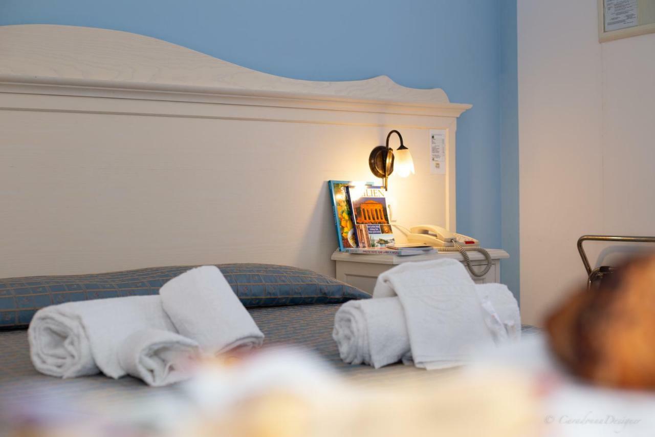 Large Double or Twin Room